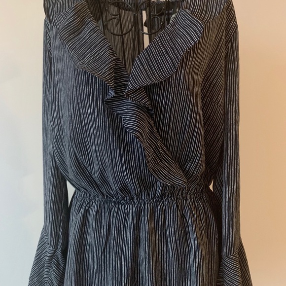 ♥️ Striped Navy Bell Long Sleeve Ruffled Romper - Picture 8 of 8